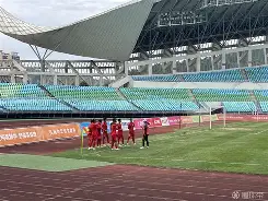 今夜体能课后，上海海港官宣签约备战法甲，管理层满意，团队化学反应显著